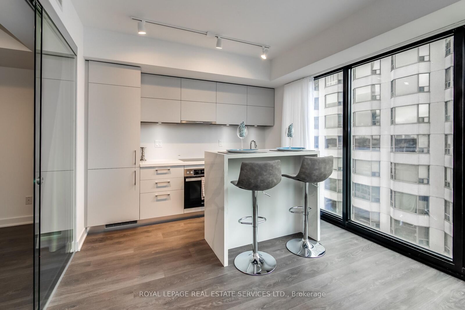 Property Photo:  188 Cumberland Street 1907  ON M5R 0B6 