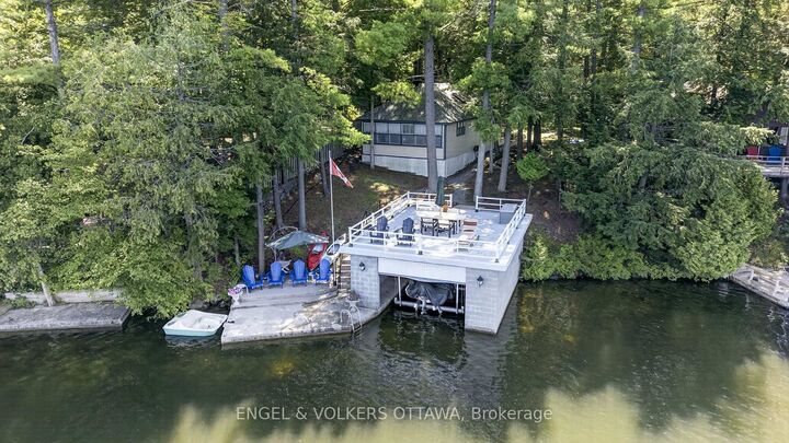 Property Photo: 942 Dunn Rovin Lane ON K0E 1B0