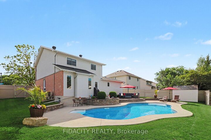 Property Photo:  21 West Ridge Drive  ON K2S 1S4 