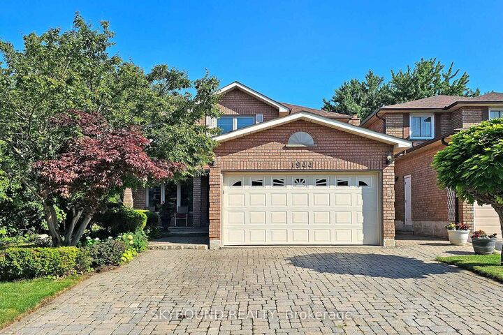 Property Photo: 1944 Aldermead Road ON L5M 3A1