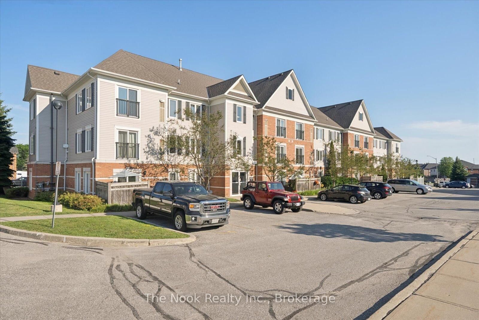 Photo de la propriété: 106 Aspen Springs Drive 301 ON L1C 5N6