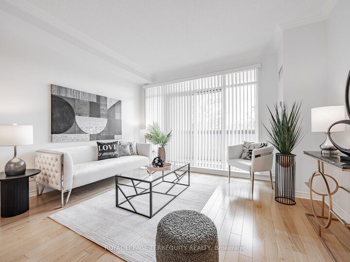 Property Photo: 11121 Yonge Street 215 ON L4C 0S7