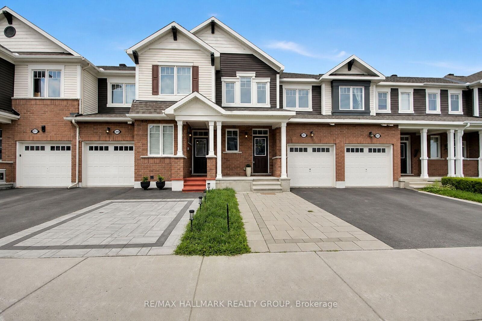 Property Photo: 207 Willow Aster Circle ON K4A 1C9