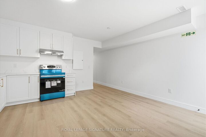 Property Photo:  53 Bishop Avenue 1B  ON M2M 1Z4 