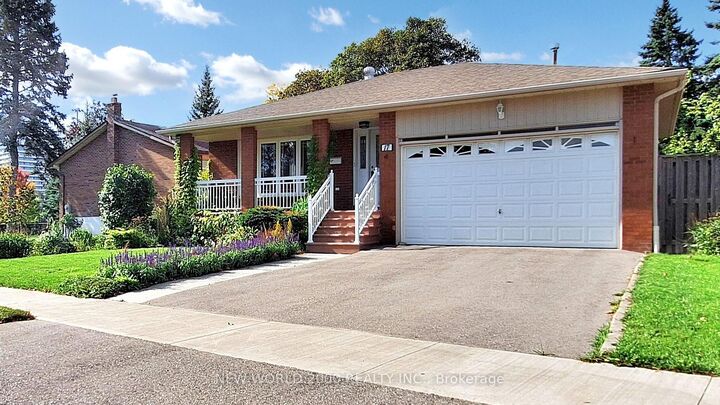Property Photo: 17 Squirewood Road ON M2J 4T2