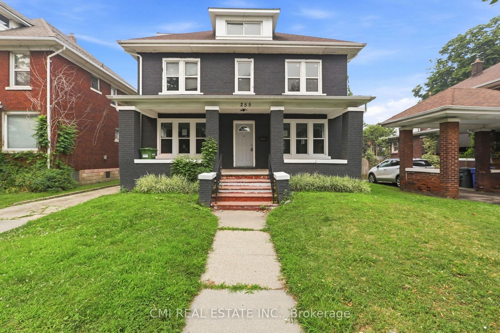 Photo de la propriété: 255 Hall Avenue ON N9A 2L5