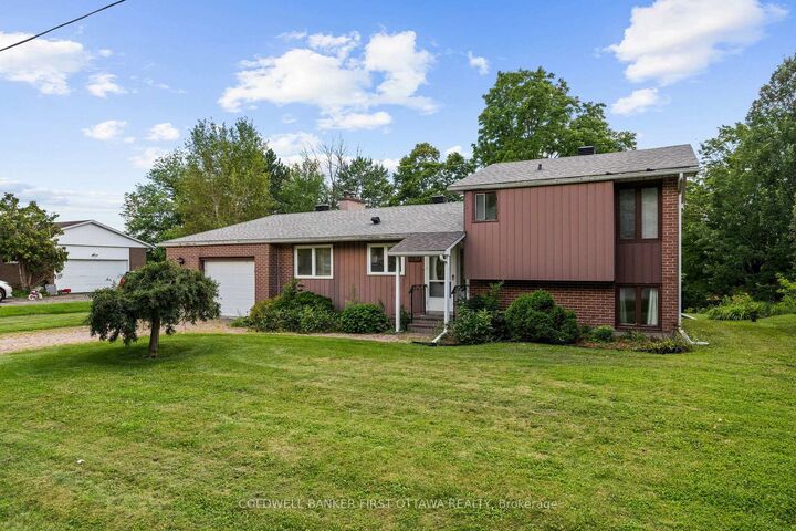 Property Photo: 5310 McLean Crescent ON K4M 1E5