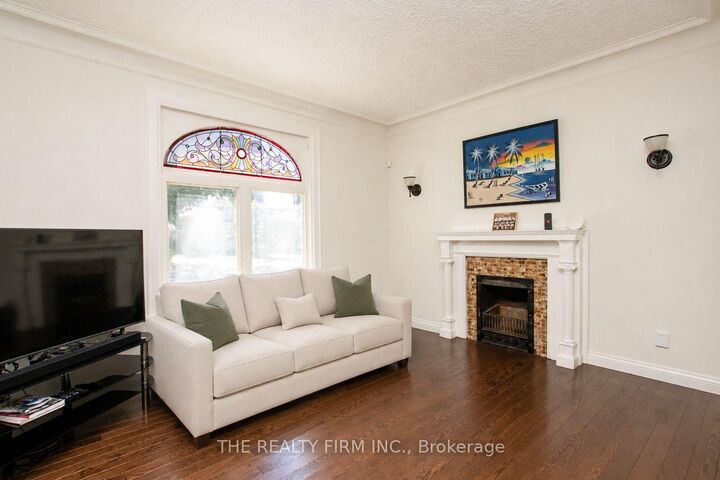 Property Photo:  772-774 Queens Avenue  ON N5W 3H6 