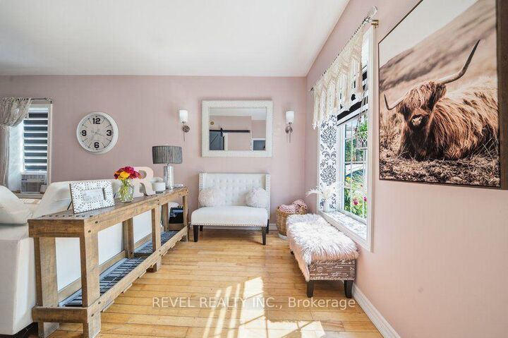 Property Photo: 11 Esther Street ON N3S 6K3