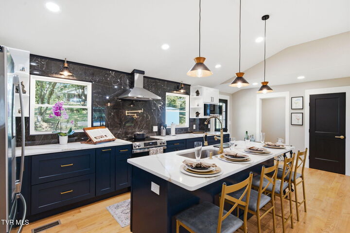 Property Photo:  1201 High Street  TN 37604 