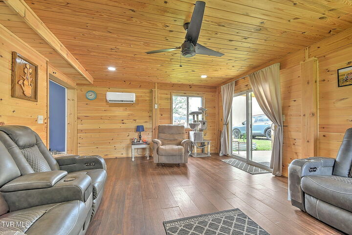 Property Photo:  1020 Pigeon Hollow Road  TN 37616 