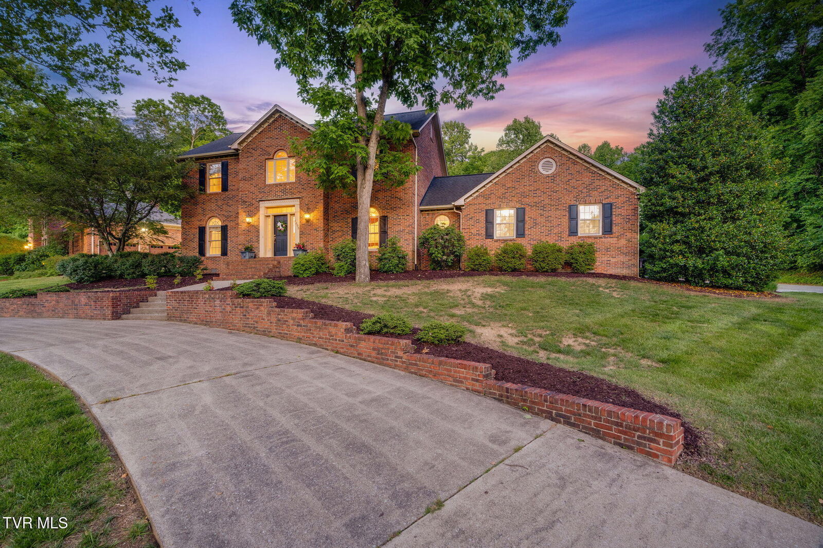 Property Photo:  1005 Huntington Court  TN 37660 