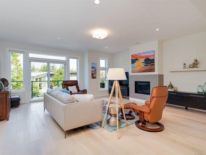 Property Photo: 488 Regency Pl BC V9C 0C3
