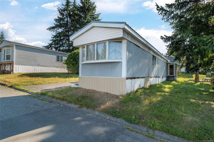 Property Photo: 1160 Shellbourne Blvd #42 BC V9W 5G5