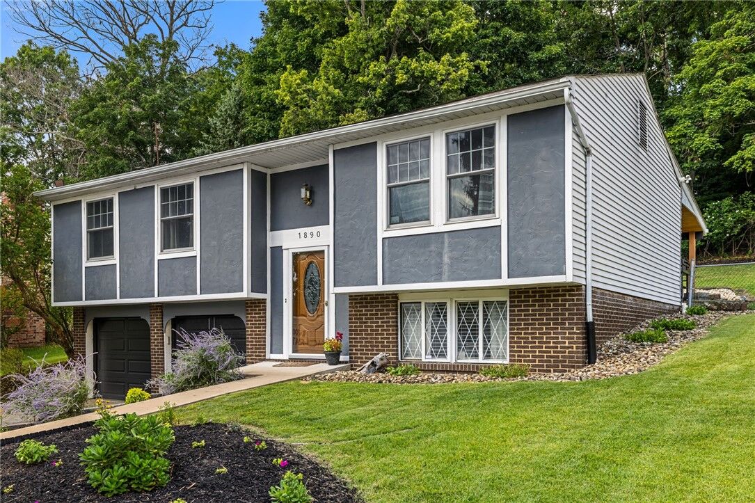 Property Photo:  1890 Riggs Rd  PA 15129 