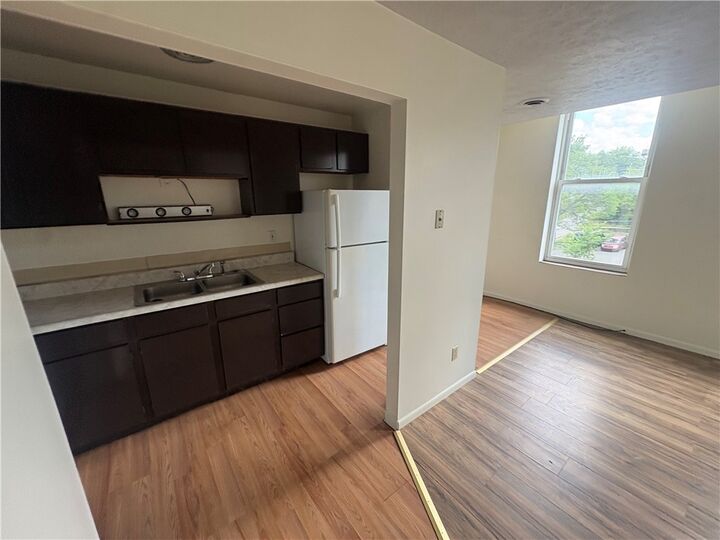 Property Photo: 570 Miller Ave 7 PA 15025
