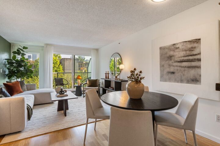 Property Photo: 1355 W 4th Avenue 8 BC V6H 3Y8