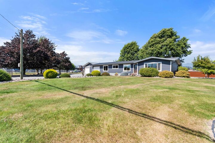Property Photo: 44035 South Sumas Road BC V2R 4B1