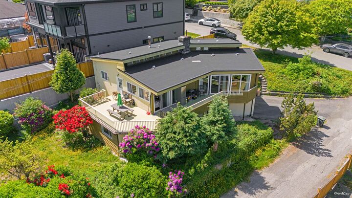 Property Photo: 5578 Oakglen Drive BC V5H 3M5