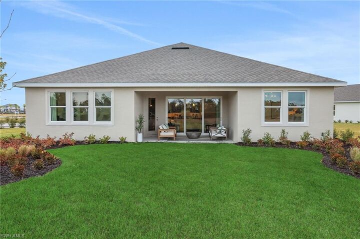 Property Photo: 17297 Cottontail Cir FL 33982