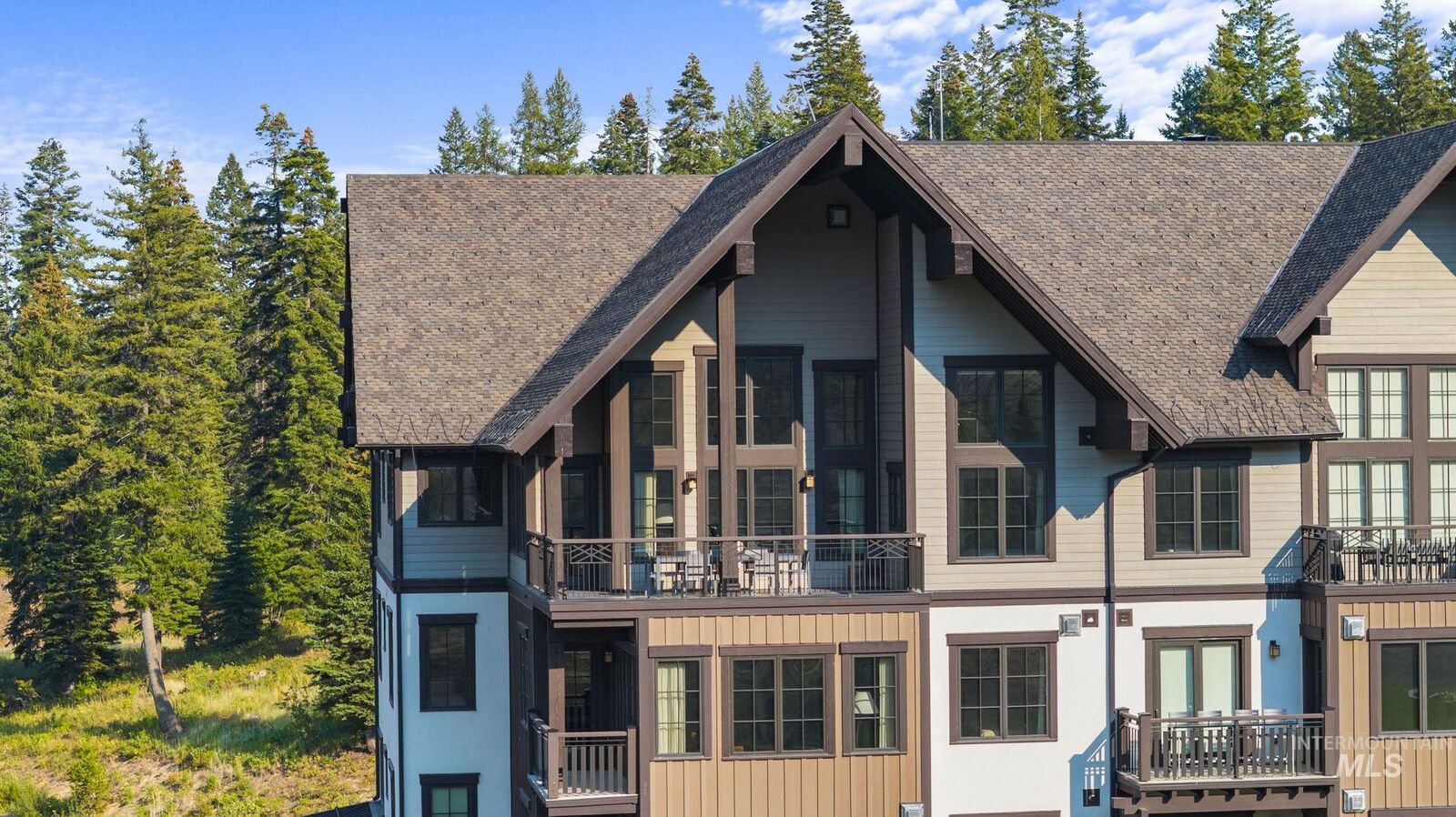 Property Photo:  700 Village Dr. 403  ID 83615 