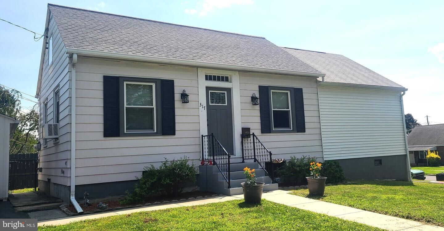 Property Photo: 317 Greenawalt Lane PA 17110