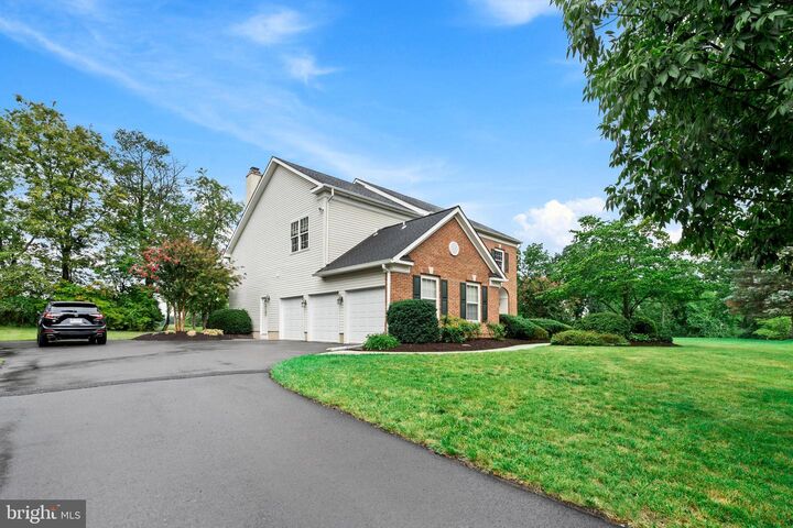 Property Photo: 1555 Cartpath Court PA 19067