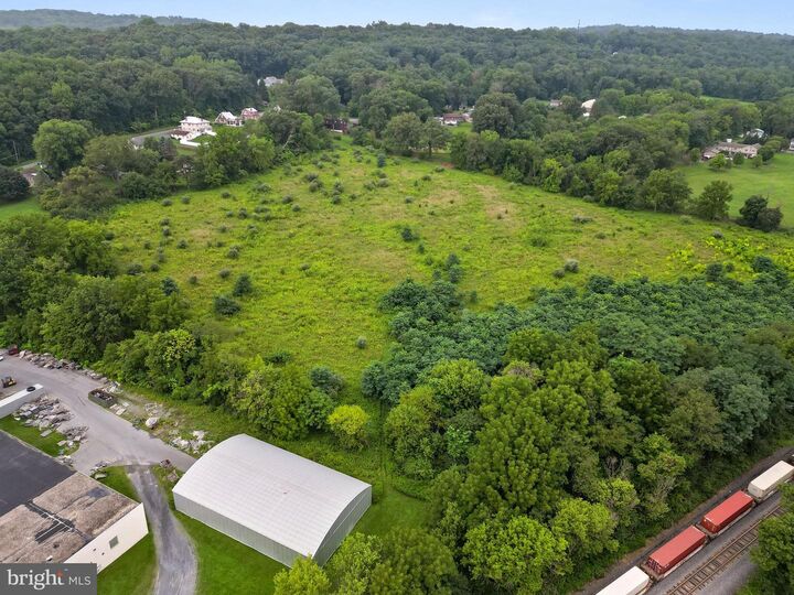 Property Photo:  223 W Poplar Street  PA 19522 