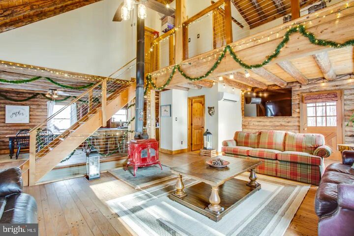 Property Photo: 510 Marges Mountain Lane VA 20106