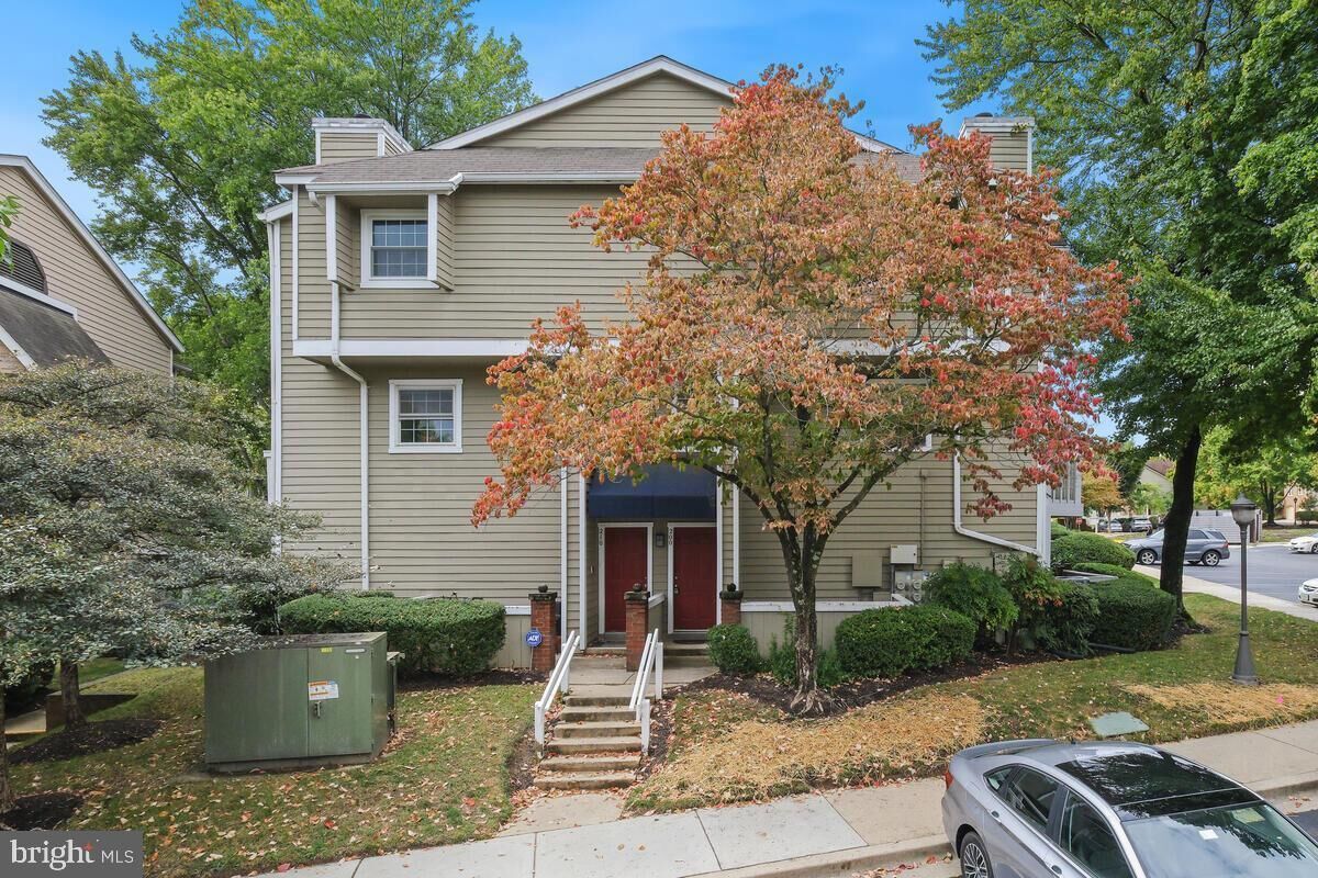 Property Photo: 5716 Chapman Mill Drive 200 MD 20852