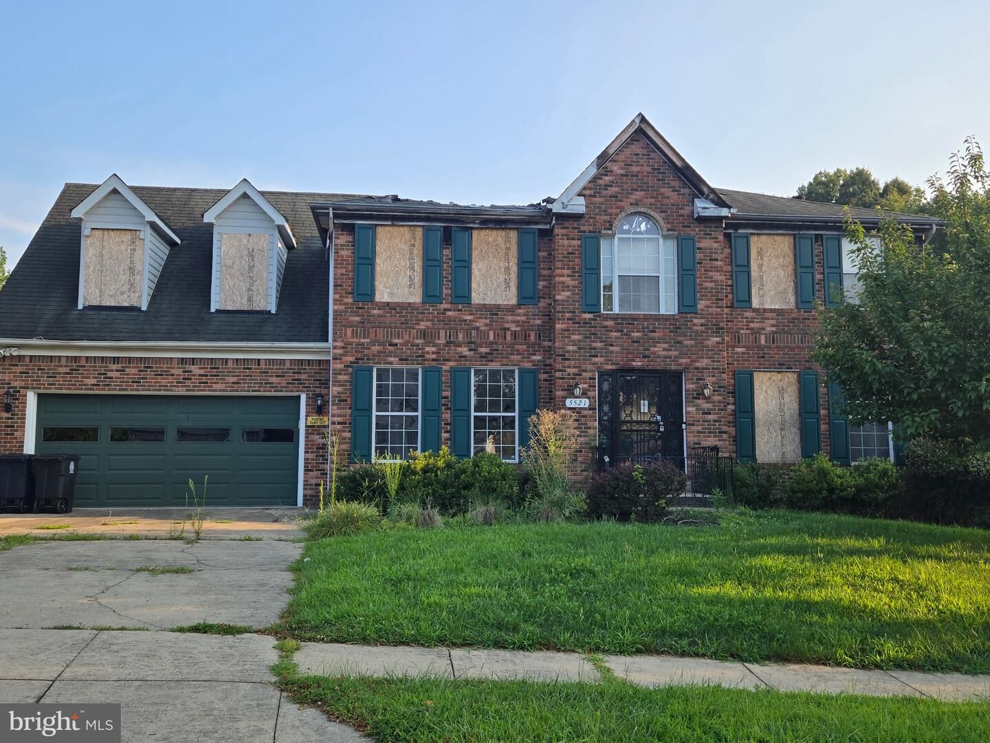 Property Photo: 5521 Tinkers Creek Place MD 20735