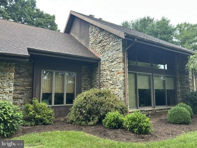 Property Photo:  1801 Fieldcrest Road  PA 17042 