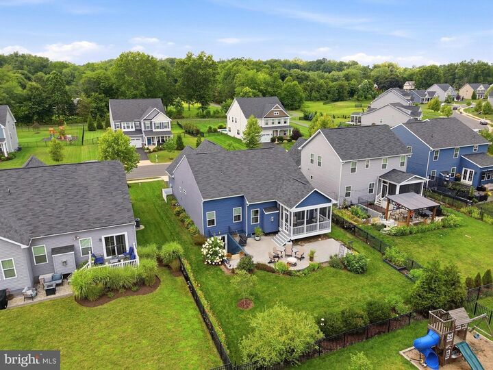 Property Photo: 7438 Lake Willow Court VA 20187