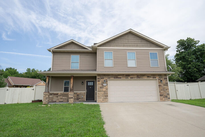 Property Photo:  1000 S Louisville Dr  MO 65203 