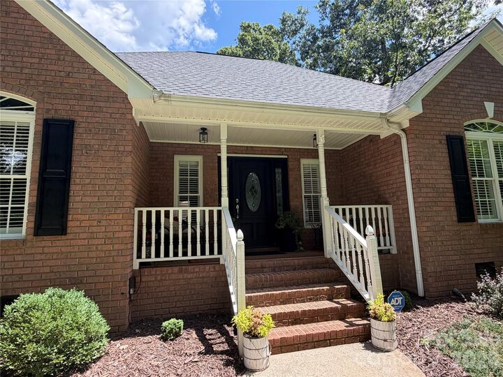 Property Photo:  7627 Maple Bluff Lane  NC 28025 