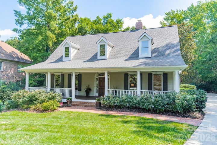 Property Photo: 304 S Canterbury Road NC 28211