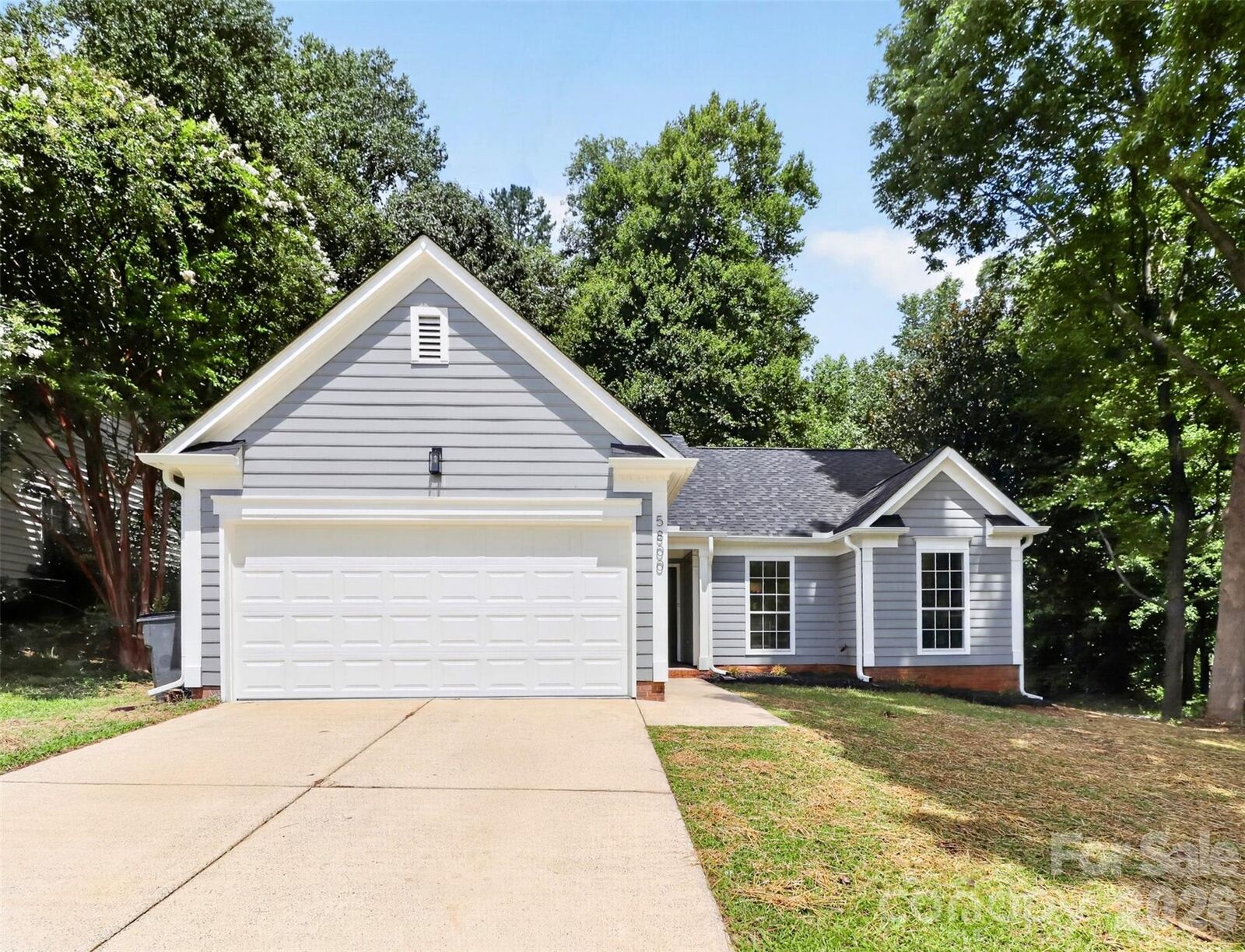 Property Photo: 5800 Pennycross Lane NC 28216