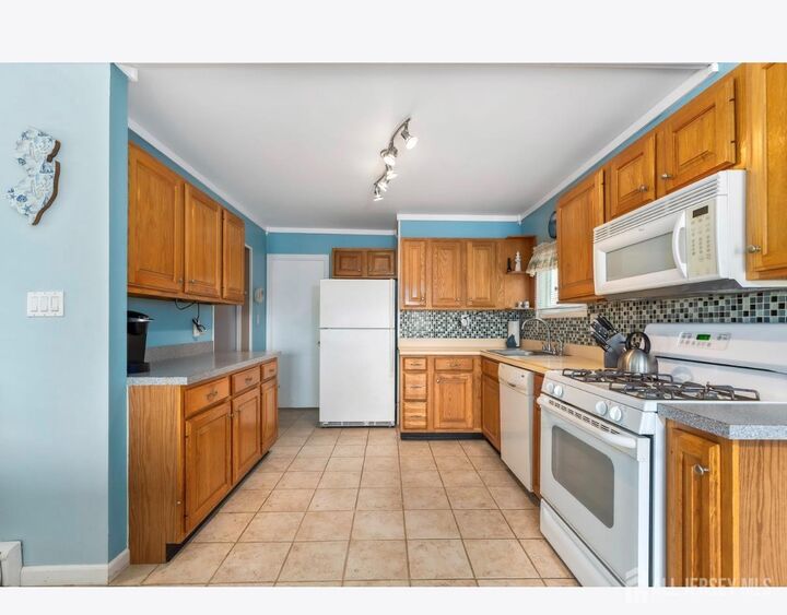 Property Photo: 35 Mirror Lake Drive NJ 08087