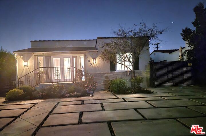 Property Photo:  5705 West Blvd  CA 90043 