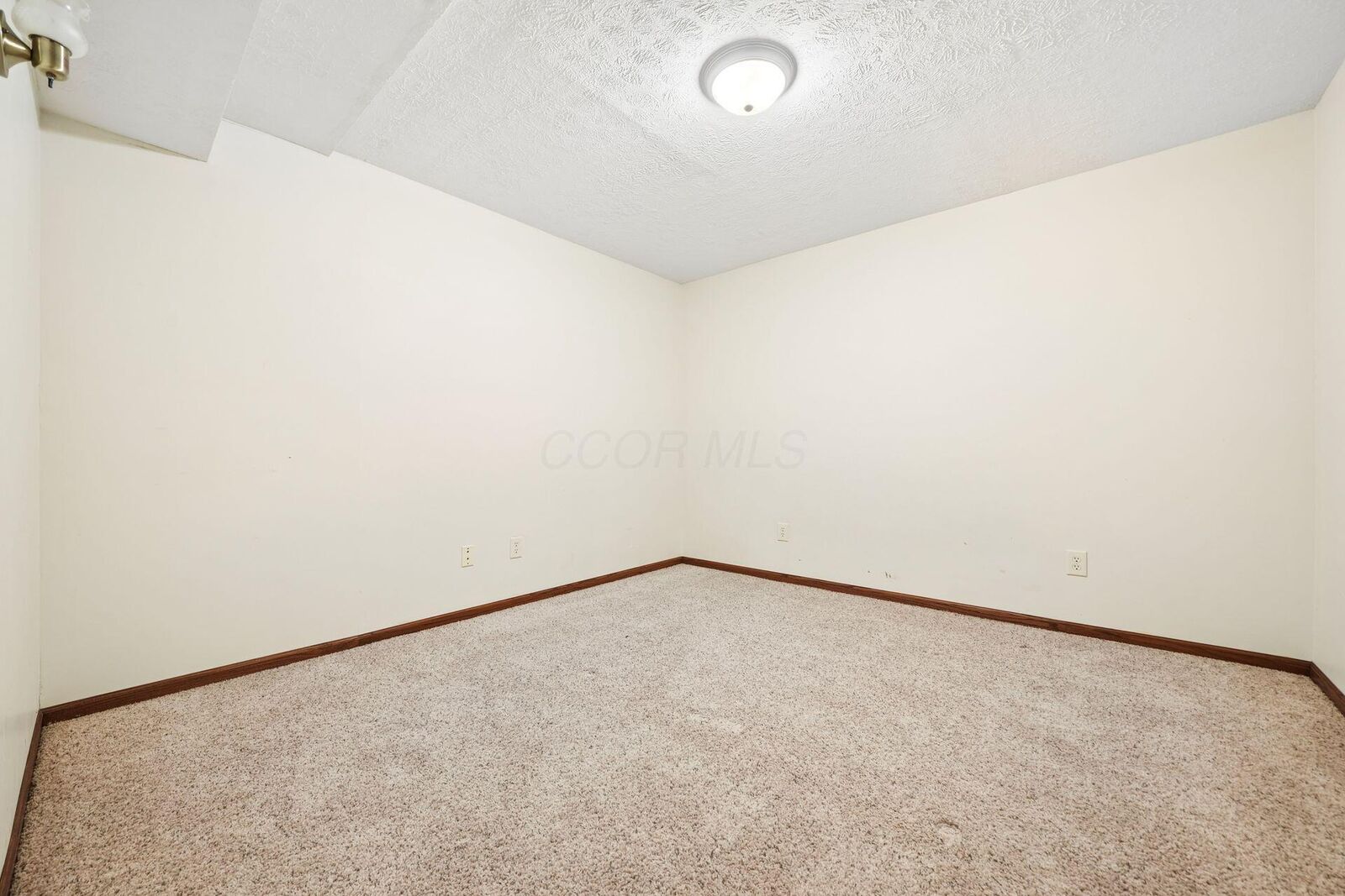 Property Photo: 5097 Stonecroft Court OH 43026