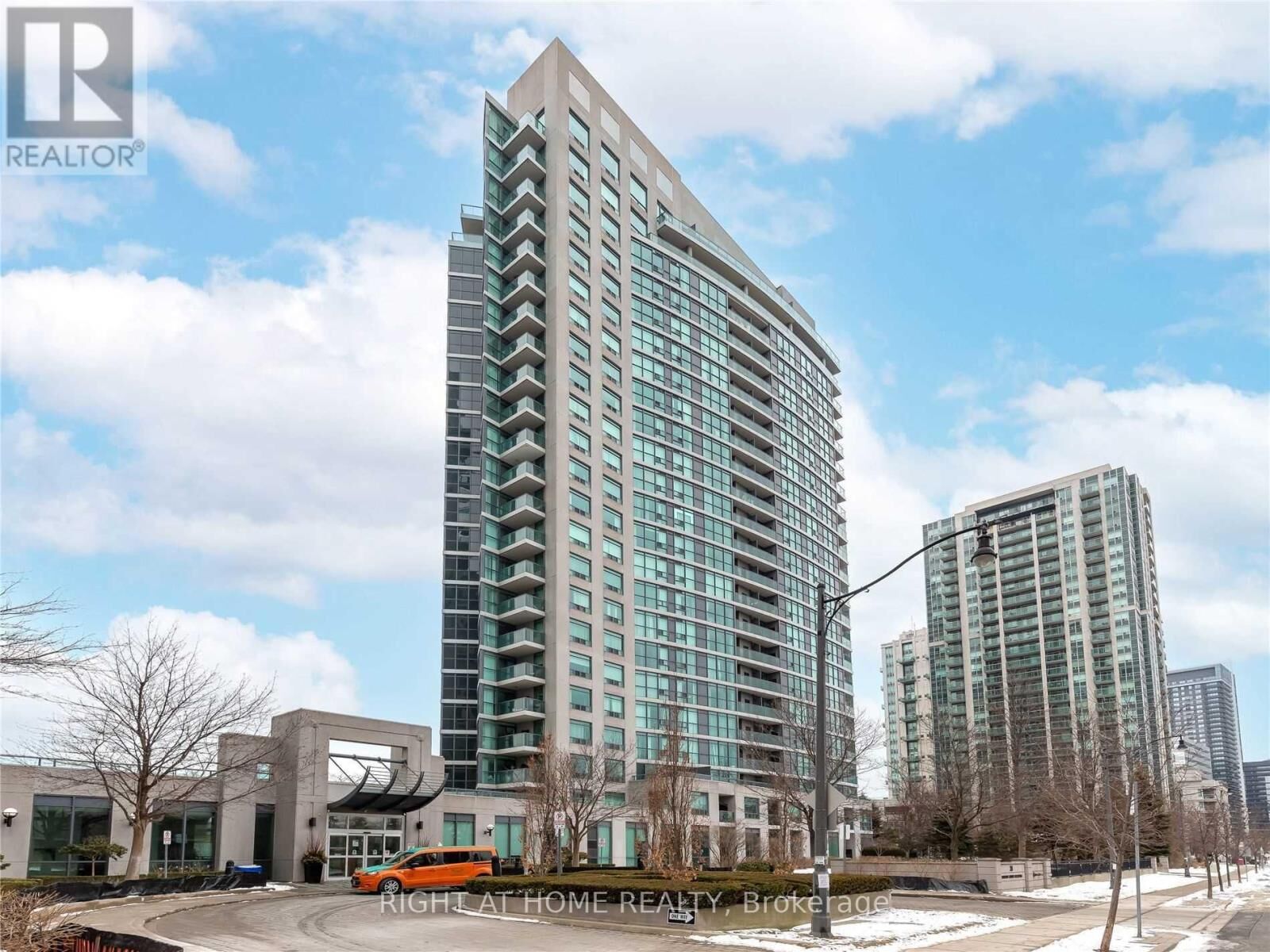 Property Photo: 28 Harrison Garden Boulevard 702 ON M2N 7B5