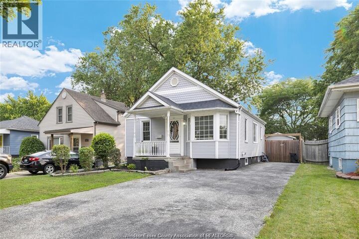 Property Photo:  911 Jefferson Boulevard  ON N8N 4B2 