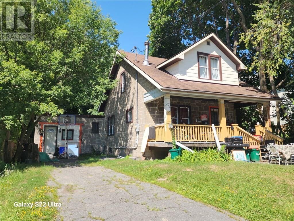 Property Photo: 122 Bloor Street ON P3C 2K7