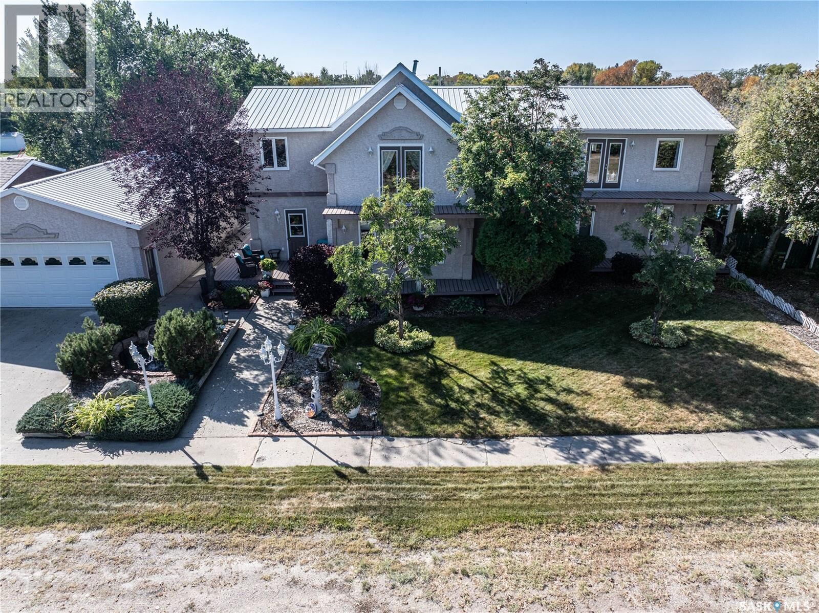 Property Photo: 304 1st Street W SK S0L 2L0