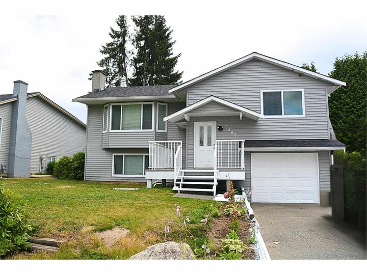 9402 Prince Charles Boulevard — photo 1