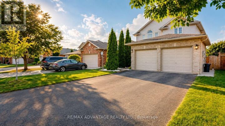 Property Photo: 816 Wild Rose Lane South ON N6H 5X4