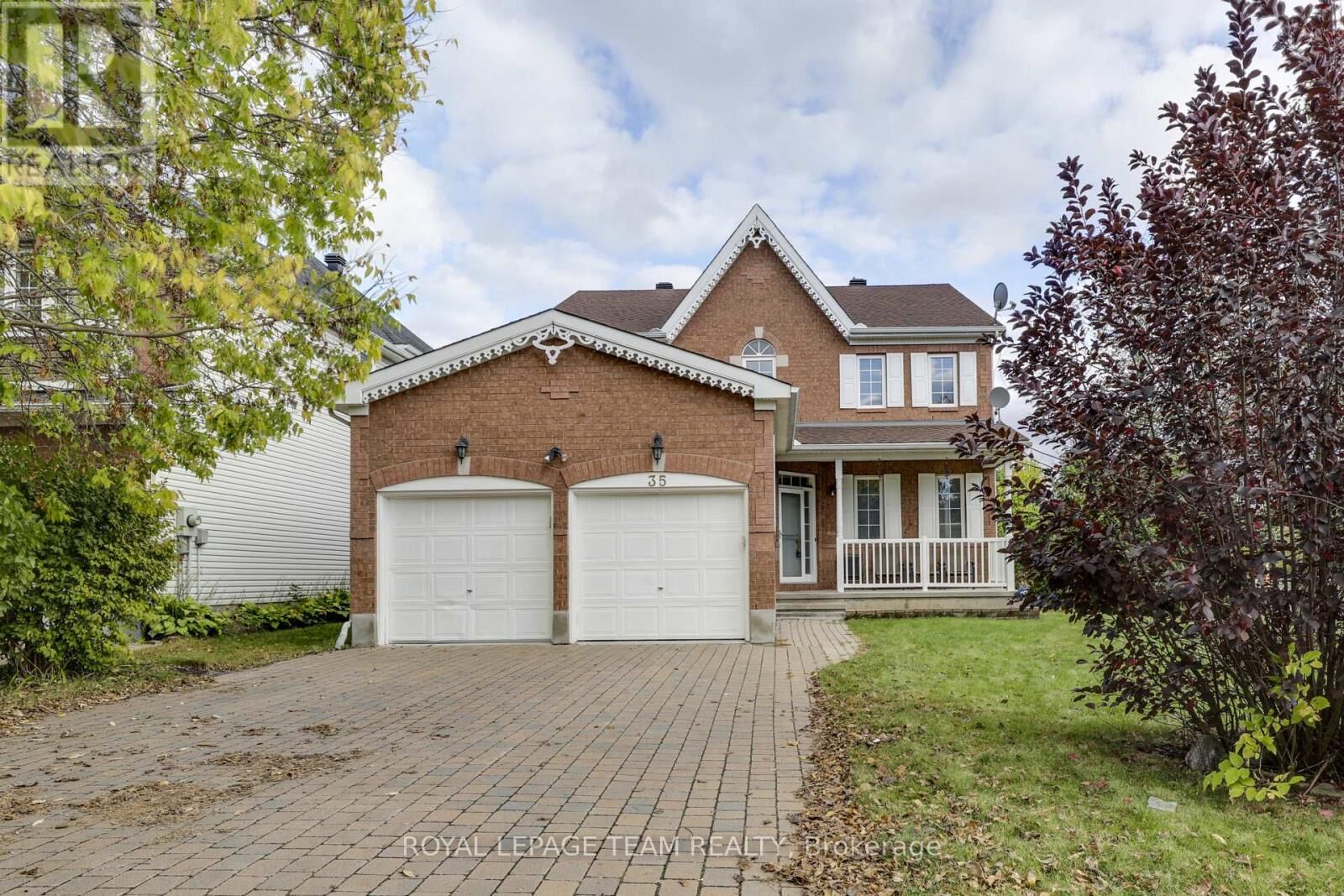 Property Photo: 35 Norgold Crescent ON K2T 1J1