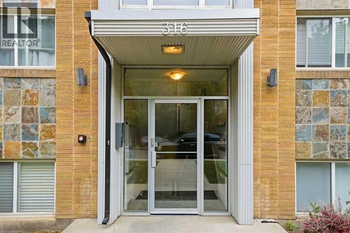 Property Photo: 316 22 Avenue Southwest AB T2S 0H4