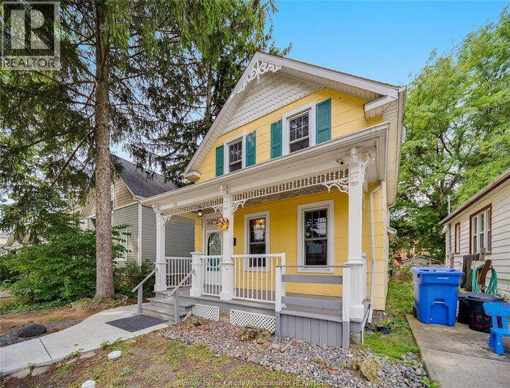 Property Photo:  211 Cameron  ON N9B 1Y5 