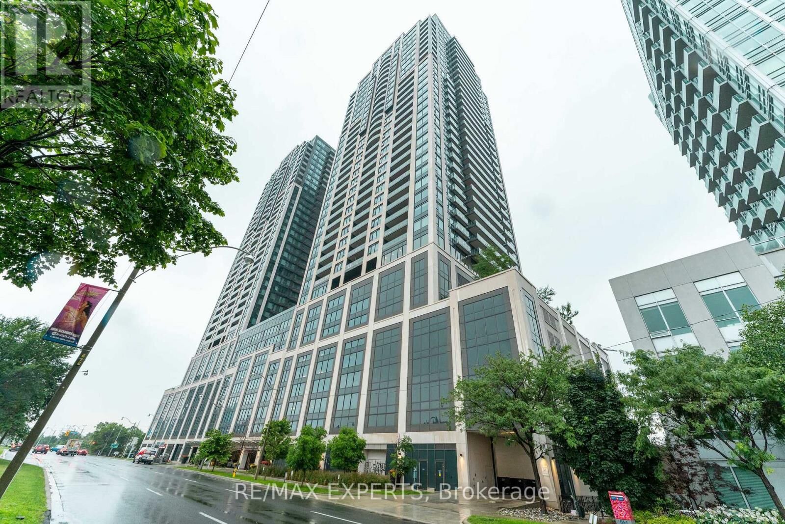 Property Photo:  1928 Lake Shore Boulevard West 3802  ON M6S 0B1 